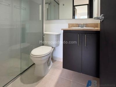 Apartamento de 2 alcobas en arriendo en La Castellana, Medellín, 64 m² · foto 8 de 17