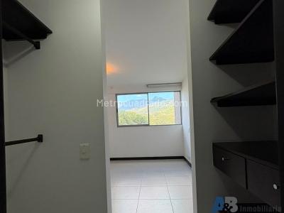 Apartamento de 2 alcobas en arriendo en La Castellana, Medellín, 64 m² · foto 11 de 17