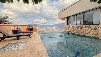 Casa de 3 alcobas en venta en Belen, Medellín, 620 m² · foto 19 de 20
