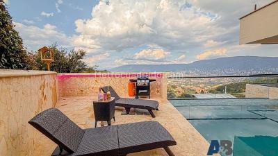 Casa de 3 alcobas en venta en Belen, Medellín, 620 m² · foto 20 de 20