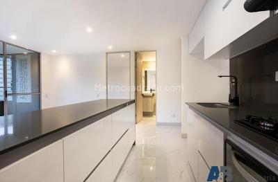 Apartamento de 2 alcobas en venta en San Jose, Sabaneta, 76 m² · foto 3 de 17