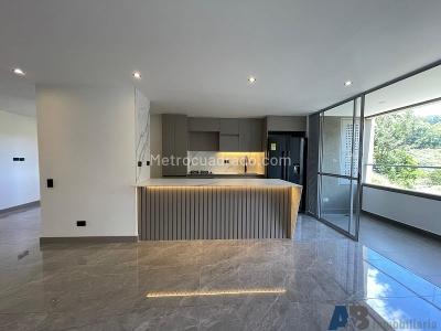 Apartamento de 3 alcobas en venta en San Jose, Sabaneta, 80 m² · foto 3 de 13