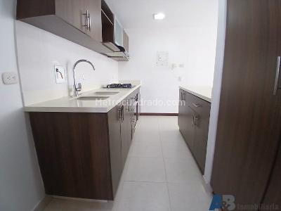 Apartamento de 3 alcobas en venta en San Jose, Sabaneta, 87 m² · foto 6 de 20