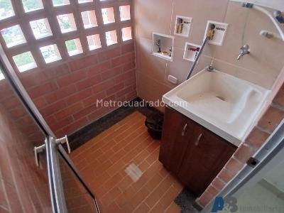 Apartamento de 3 alcobas en venta en San Jose, Sabaneta, 87 m² · foto 16 de 20