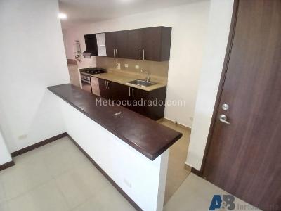 Apartamento de 3 alcobas en arriendo en El Esmeraldal, Envigado, 105 m² · foto 6 de 20