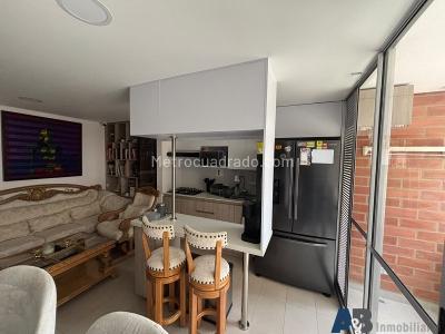 Apartamento de 3 alcobas en venta en San Jose, Sabaneta, 70 m² · foto 4 de 20
