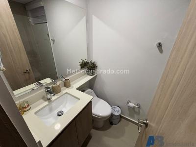 Apartamento de 3 alcobas en venta en San Jose, Sabaneta, 70 m² · foto 12 de 20