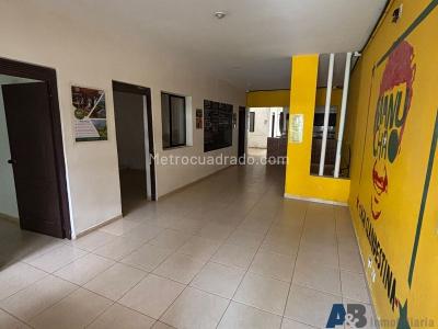 Casa de 5 alcobas en venta en El Poblado, Medellín, 300 m² · foto 2 de 16