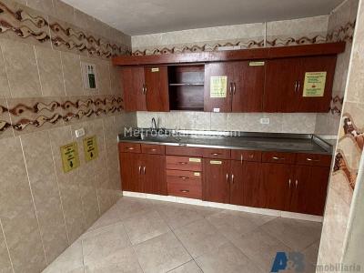 Casa de 5 alcobas en venta en El Poblado, Medellín, 300 m² · foto 3 de 16