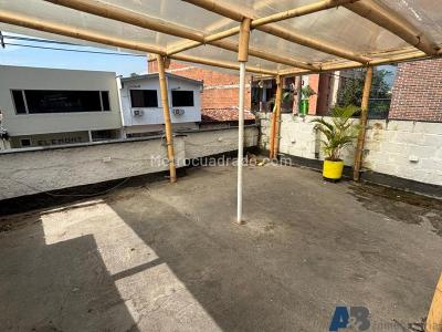 Casa de 5 alcobas en venta en El Poblado, Medellín, 300 m² · foto 15 de 16