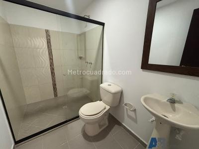 Apartamento de 3 alcobas en arriendo en Las Lomitas, Sabaneta, 105 m² · foto 12 de 17