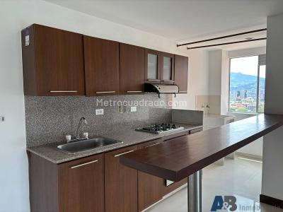 Apartamento en arriendo en Loma De Las Brujas, Envigado · foto 3 de 18
