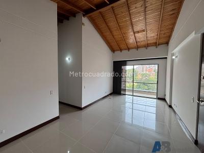 Apartamento en arriendo en Loma De Las Brujas, Envigado · foto 4 de 18