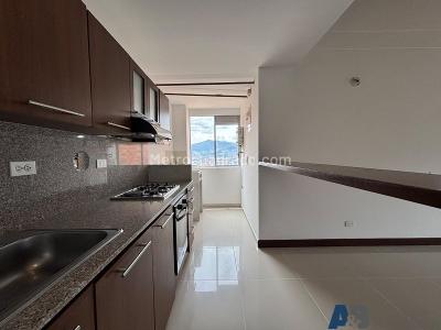 Apartamento en arriendo en Loma De Las Brujas, Envigado · foto 5 de 18