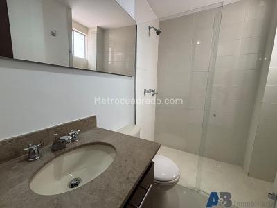 Apartamento en arriendo en Loma De Las Brujas, Envigado · foto 11 de 18
