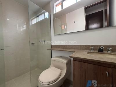 Apartamento en arriendo en Loma De Las Brujas, Envigado · foto 17 de 18