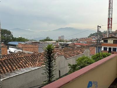Casa de 2 alcobas en venta en El Pinal, Medellín, 66 m² · foto 12 de 13