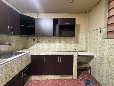 Casa de 2 alcobas en venta en El Pinal, Medellín, 66 m² · foto 2 de 13