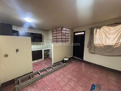 Casa de 2 alcobas en venta en El Pinal, Medellín, 66 m² · foto 5 de 13