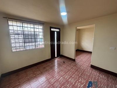 Casa de 2 alcobas en venta en El Pinal, Medellín, 66 m² · foto 6 de 13