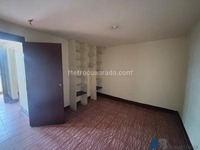 Casa de 2 alcobas en venta en El Pinal, Medellín, 66 m² · foto 7 de 13