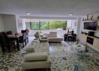 Apartamento de 4 alcobas en venta en El Poblado, Medellín, 156 m² · foto 2 de 18