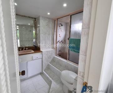 Apartamento de 4 alcobas en venta en El Poblado, Medellín, 156 m² · foto 18 de 18