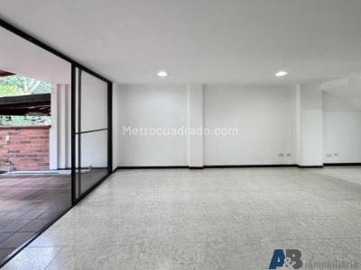 Casa de 4 alcobas en arriendo en Tierra Prometida, Envigado, 200 m² · foto 3 de 20