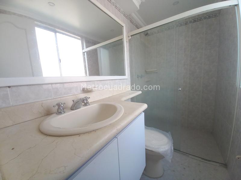 Spacious 4BR Apartment in Laureles - 9