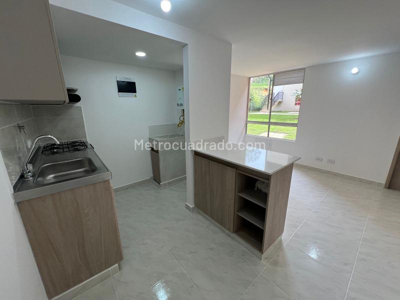 Apartamento Nuevo de 3 Alcobas en San Antonio de Prado - 2