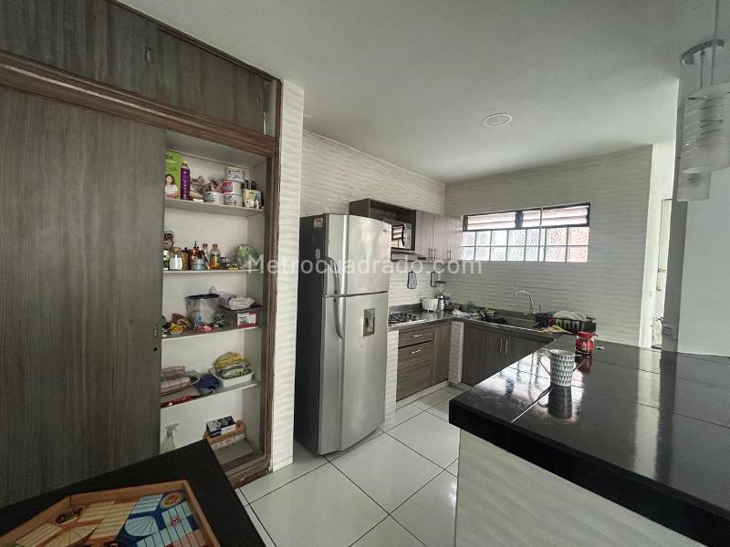 Beautiful 3BR House in La Castellana - 8