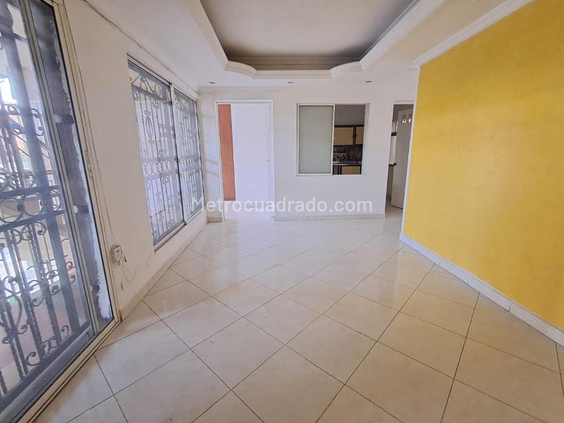 3BR Apartment in Calasanz (85 m²)