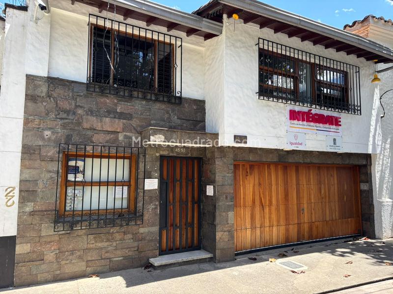 Casa de 5 Alcobas en La Candelaria, Medellín - 2