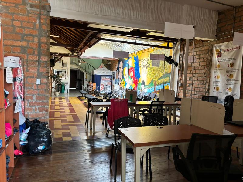 Casa de 5 Alcobas en La Candelaria, Medellín - 4