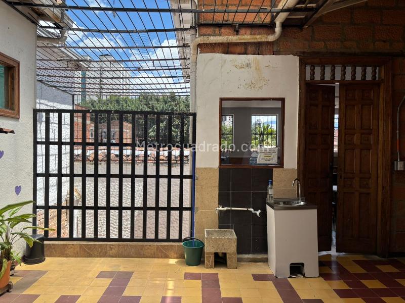 Casa de 5 Alcobas en La Candelaria, Medellín - 5