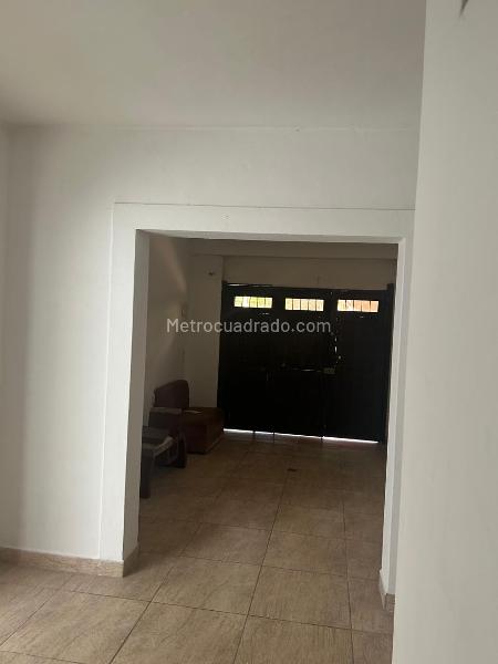 Casa Versátil de 4 Alcobas en Alquiler en La Candelaria - 2