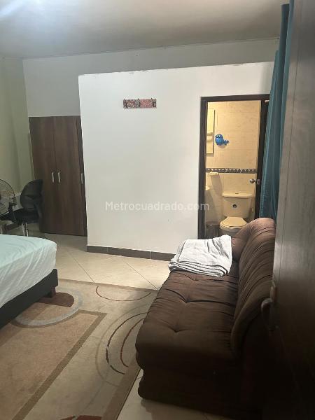 Casa Versátil de 4 Alcobas en Alquiler en La Candelaria - 6