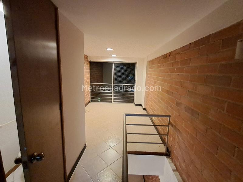 Duplex 1BR Apartment for Rent in Santa María de los Ángeles (60 m²) - 2