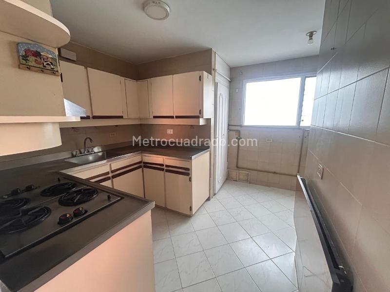 Apartamento en Alquiler de 3 Alcobas en Laureles, Medellín - 6