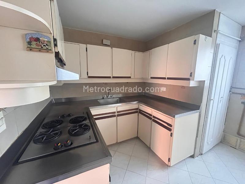Apartamento en Alquiler de 3 Alcobas en Laureles, Medellín - 7