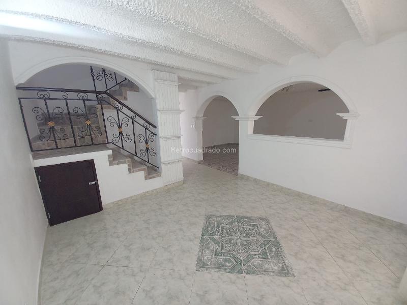 4BR House for Rent in Guayabal - 2