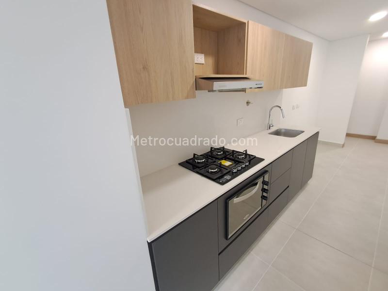 Apartamento Nuevo de 2 Alcobas con Balcón en Ciudad del Río - 5
