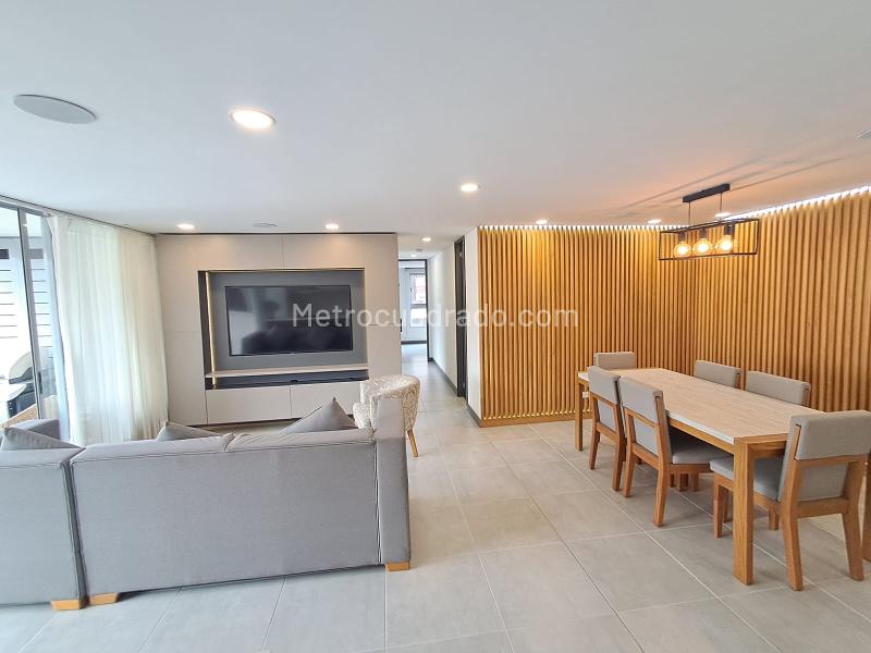 Apartamento Amoblado de 1 Alcoba con 3 Baños en Ciudad del Río - 2