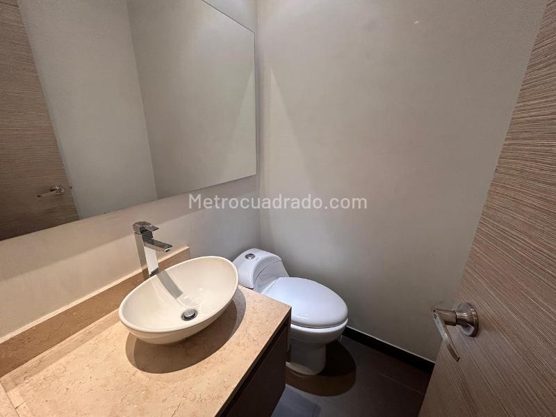 3BR Apartment for Rent in Provenza, Medellín (172 m²) - 3