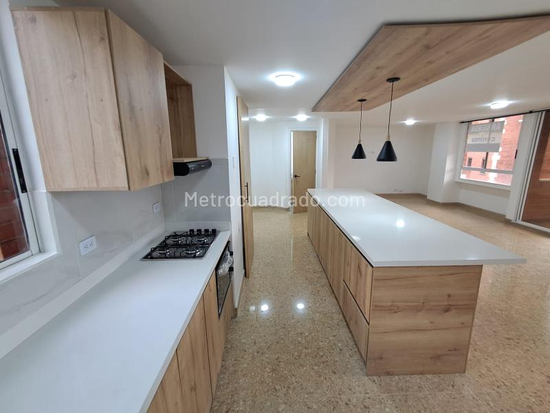 Remodeled 3BR Apartment with Great Views in El Poblado - 3