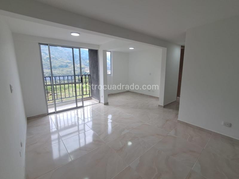 Apartamento en Arriendo, Bucaros, Bello - 2