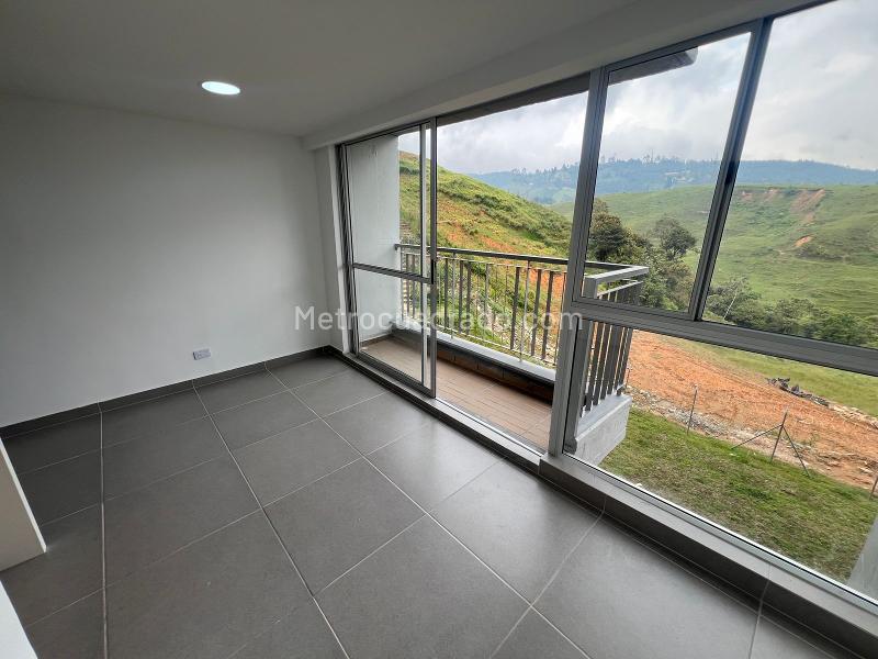 Apartamento nuevo de 2 alcobas con balcón en Primavera, Caldas - 4