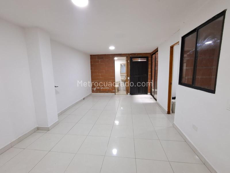 Apartamento en Arriendo de 4 Alcobas en Santa Mónica - 2