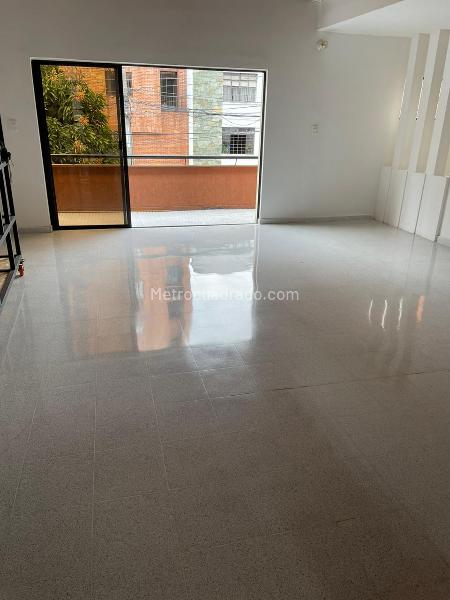 Casa Comercial en Arriendo en Laureles (324 m²) - 6