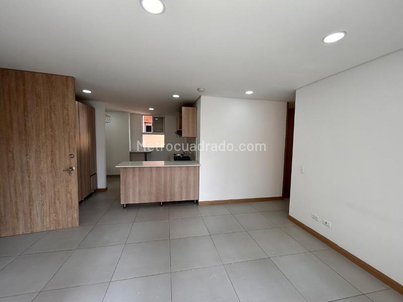 78m² 3BR Apartment for Rent in Bombona Nro 1 - 4